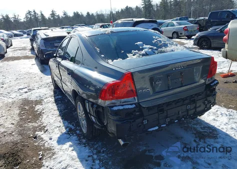 2007 Volvo S60 2.5T из США, поврежденный, VIN YV1RH592472623227